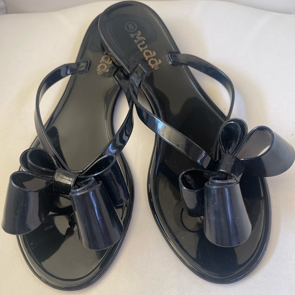 Mudd Black Jelly Flip Flops.